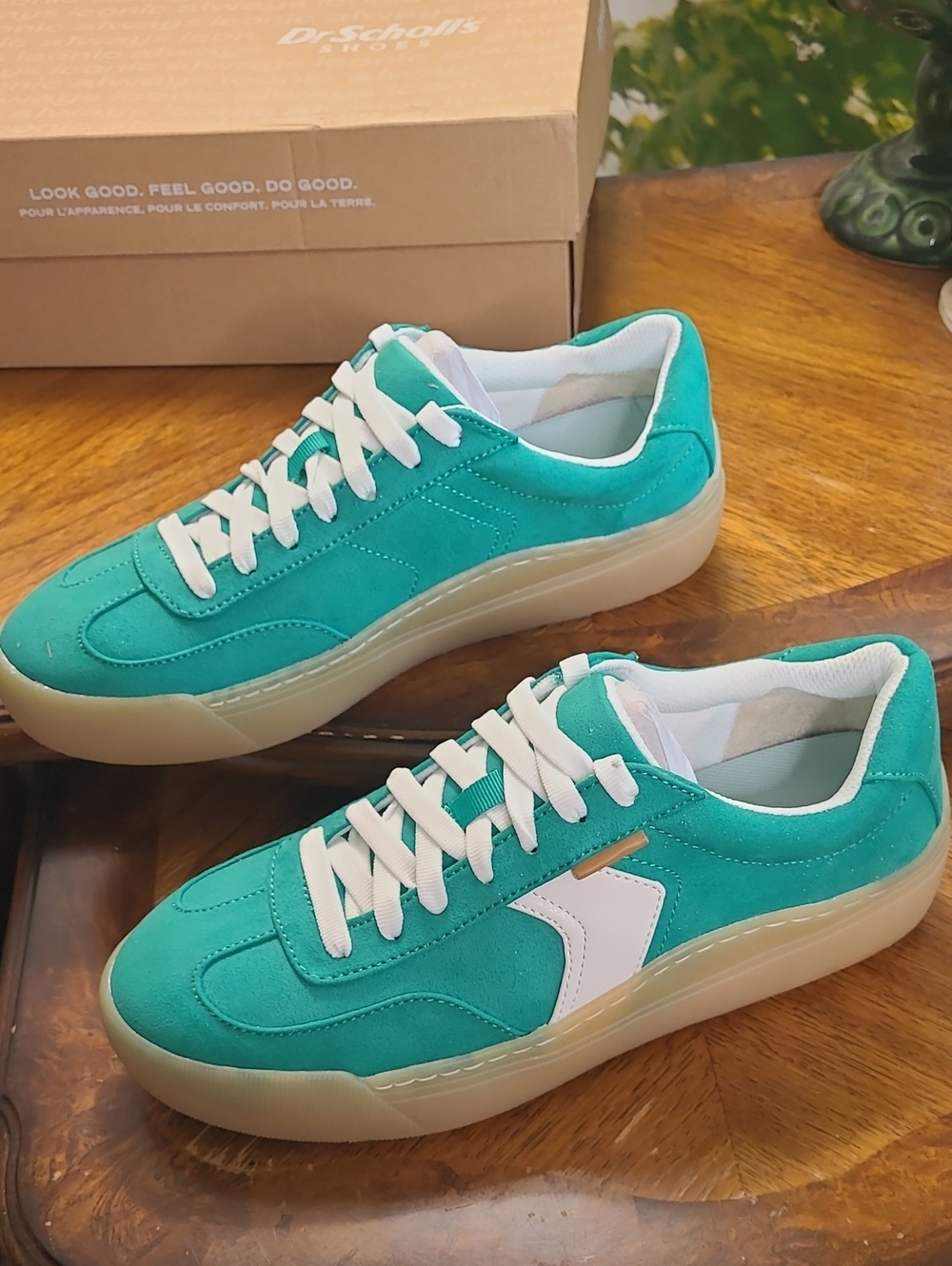 New in box! Dr Scholls Time Off Win Womens 9 Lucky Green Retro Athletic Sneakers - Picture 4 of 9